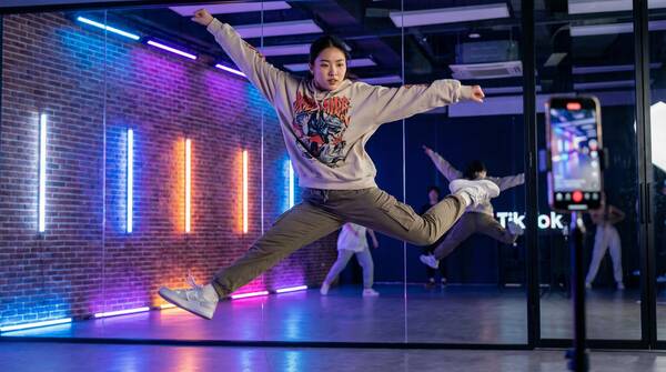 羞羞漫画舞蹈视频